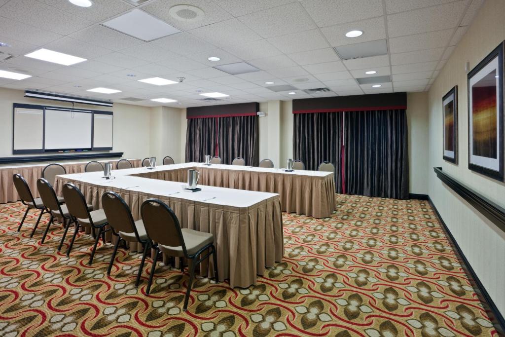 Hampton Inn & Suites Dallas-Allen - image 6