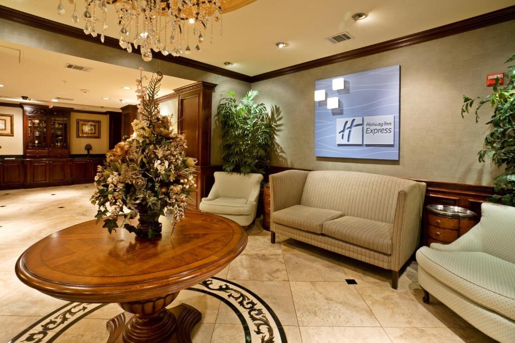Holiday Inn Express Hotel & Suites Allen North-Event Center - image 2