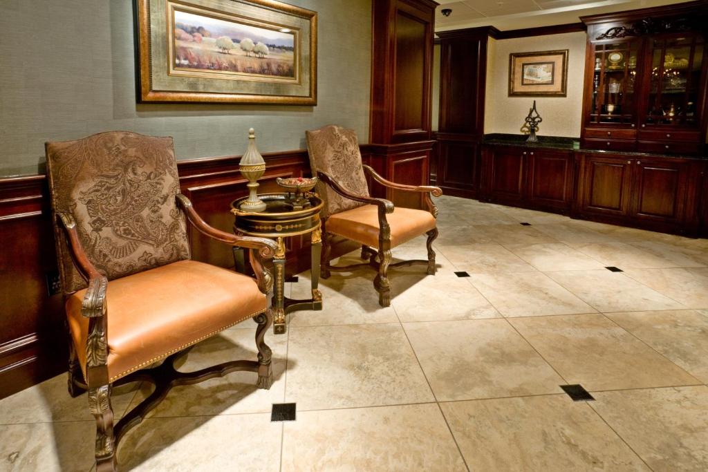Holiday Inn Express Hotel & Suites Allen North-Event Center - image 3