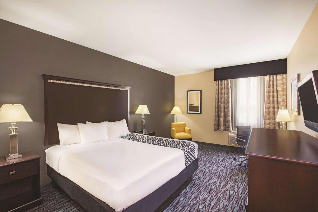 La Quinta by Wyndham Allen at The Village - image 3