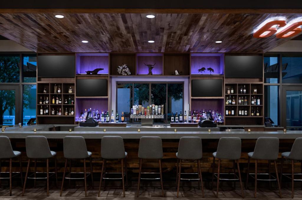 Marriott Dallas Allen Hotel & Convention Center - image 3