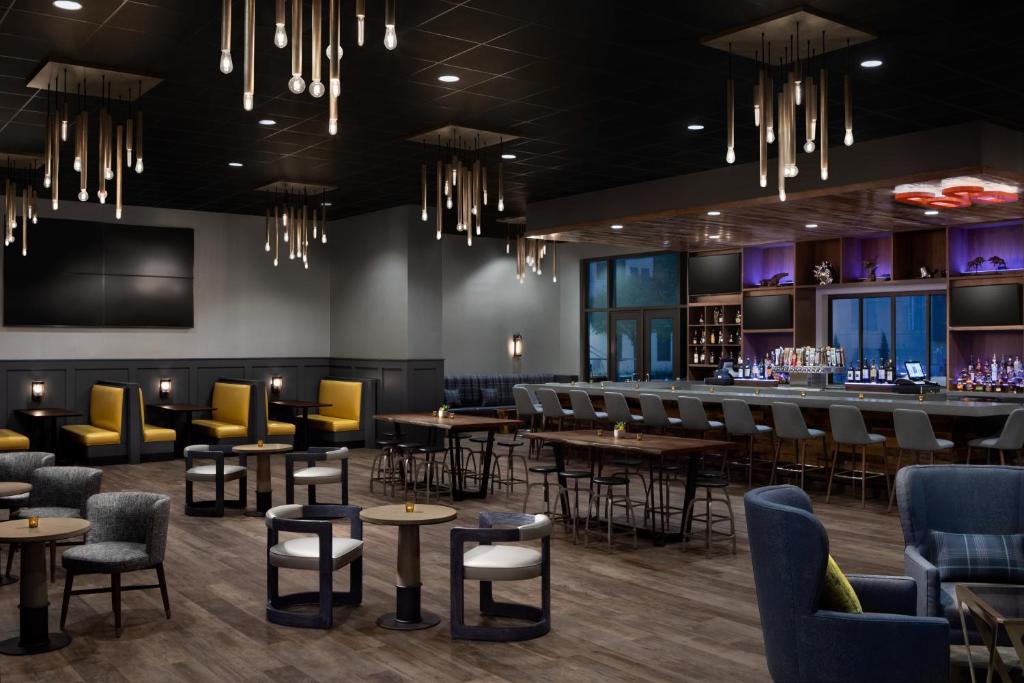 Marriott Dallas Allen Hotel & Convention Center - image 4