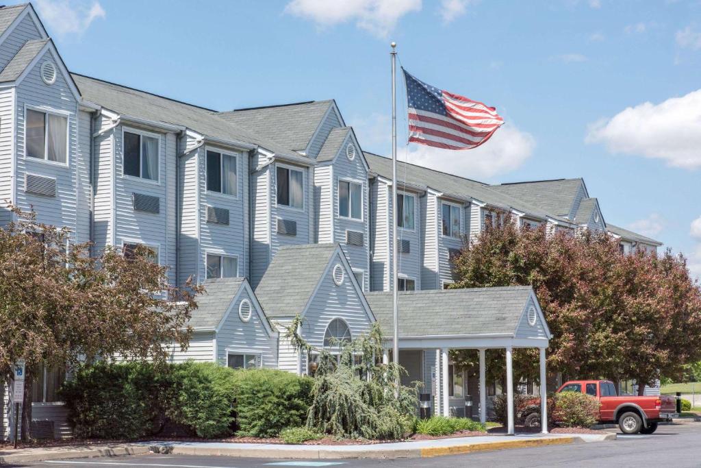 Knights Inn Allentown - main image
