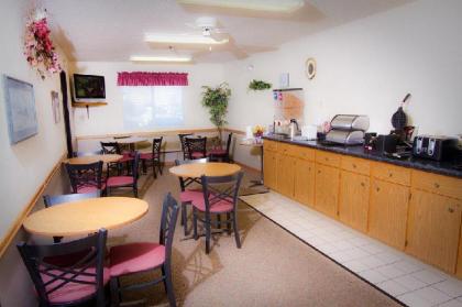 Alliance Hotel And Suites - image 15