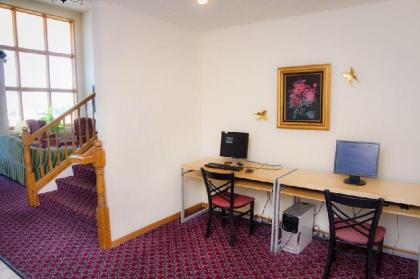 Alliance Hotel And Suites - image 7