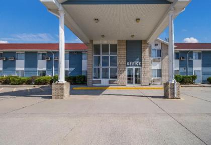 Alliance Hotel And Suites - image 8