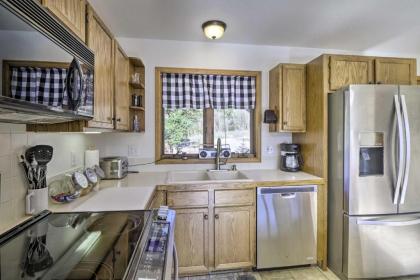 Roomy Cabin with Pool Table Ski Hike and Fish! - image 15