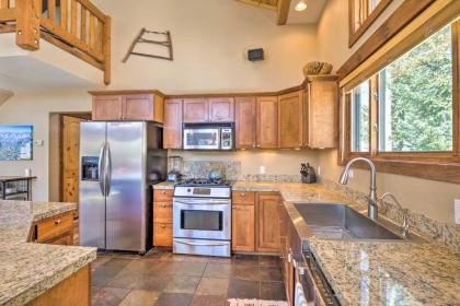 Rustic Mountain Sanctuary on 2 and Acres with Deck! - image 16