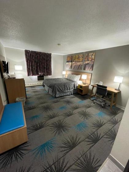Days Inn by Wyndham Alpena - image 10