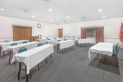 Days Inn by Wyndham Alpena - image 3