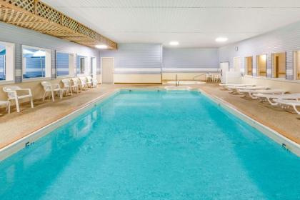 Days Inn by Wyndham Alpena - image 6