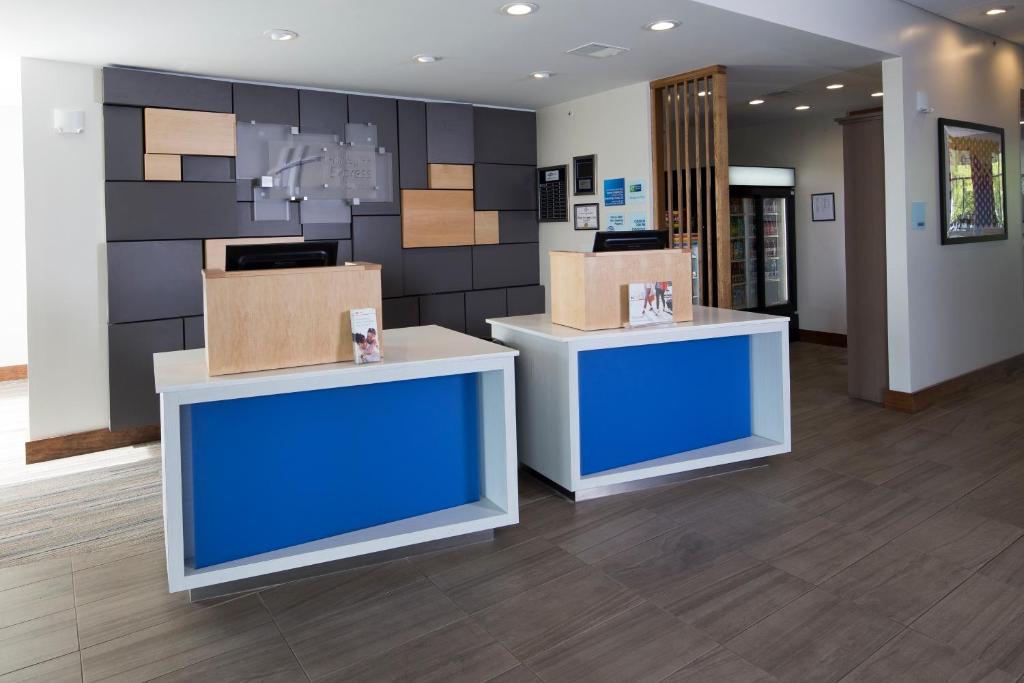 Holiday Inn Express & Suites Alpena - Downtown an IHG Hotel - image 6
