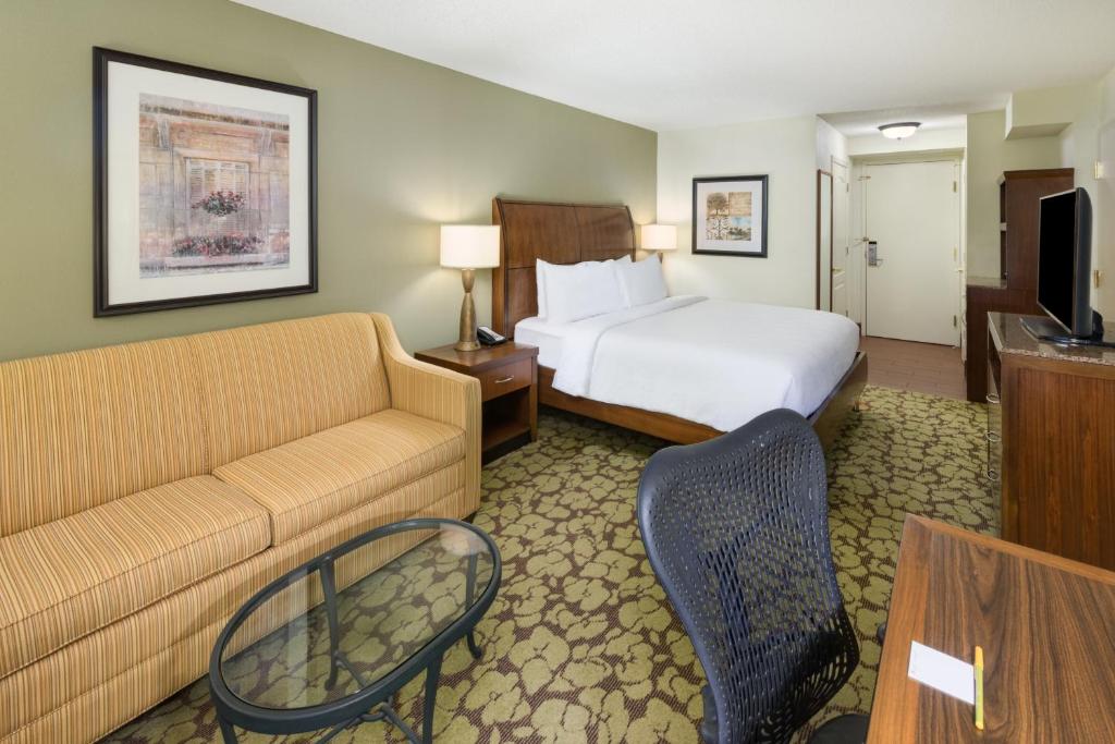 Hilton Garden Inn Atlanta North/Alpharetta - image 4
