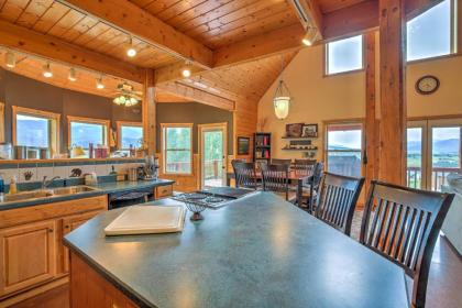 Luxe Alpine Cabin with Wraparound Deck and mtn Views Alpine