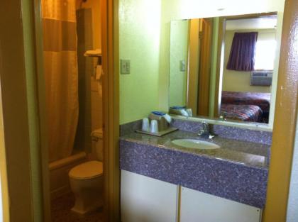 Value Lodge - image 7