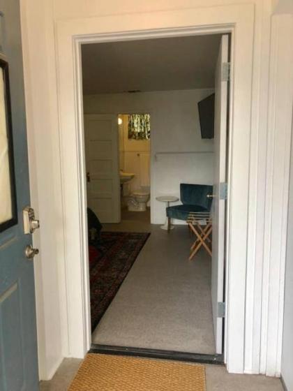 Back Room 1 of 5 downtown - image 10