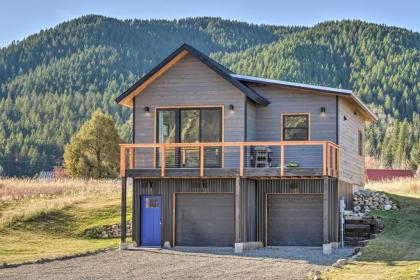 Alpine Hideaway with Panoramic mountain Views