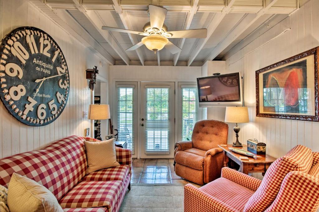 Altamonte Springs Home with Canoe on Lake Marion - main image