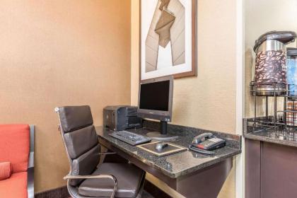 Comfort Inn Alton - image 9