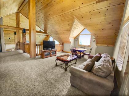Moccasin Lodge - image 13