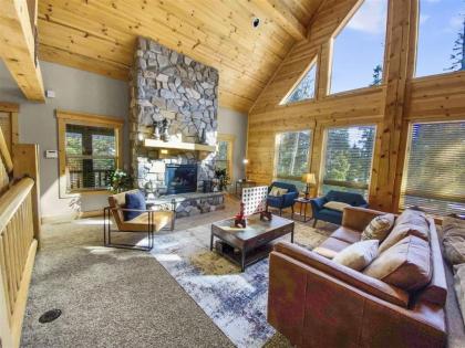 Moccasin Lodge - image 8