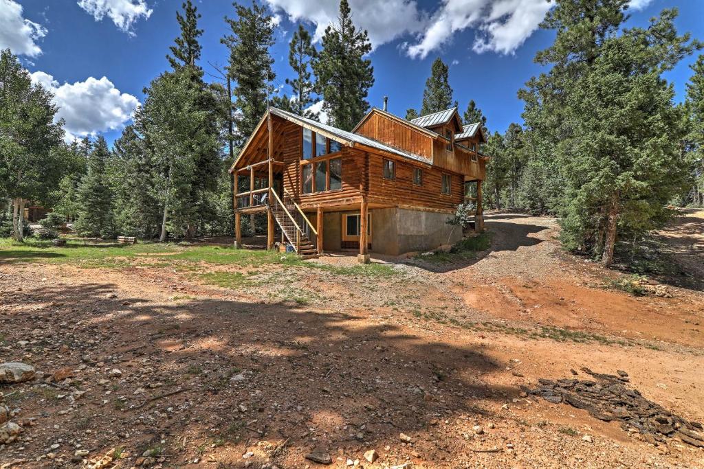 Duck Creek Village Cabin with Deck and Fire Pit! - image 4