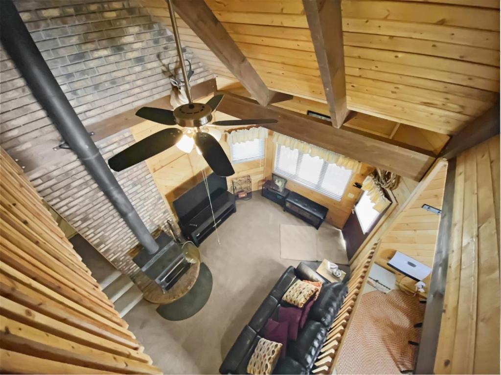 Whispering Pines Getaway - main image