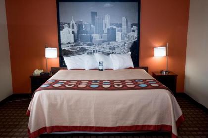Super 8 by Wyndham Altoona Altoona