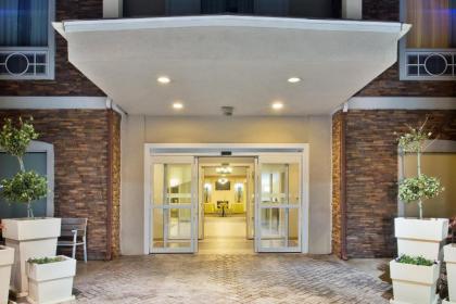 Holiday Inn Express Hotel & Suites Alvarado an IHG Hotel - image 8