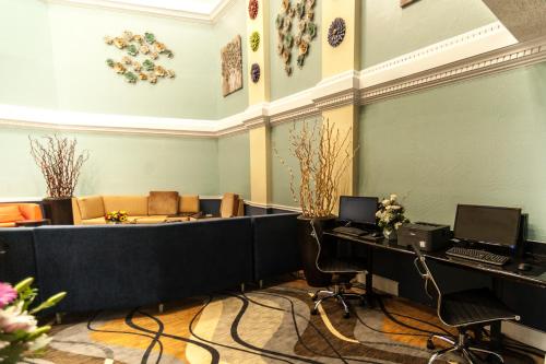 Fifth Season Inn & Suites - main image