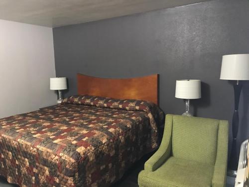 Budget Inn & Suites - image 3