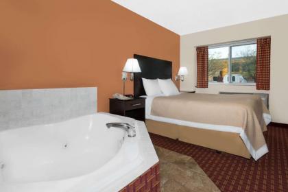 Days Inn by Wyndham Ames - image 12