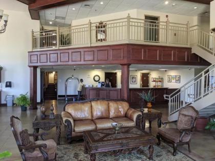 Heritage Inn and Suites - image 12