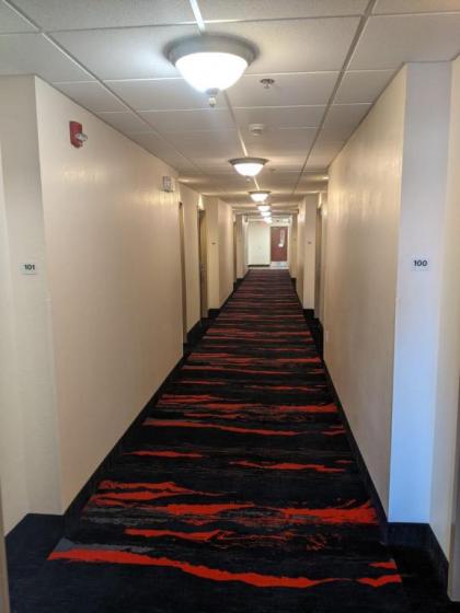 Heritage Inn and Suites - image 2