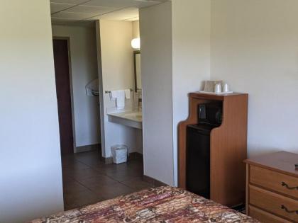 Heritage Inn and Suites - image 6