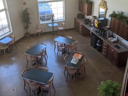 Heritage Inn and Suites - image 7