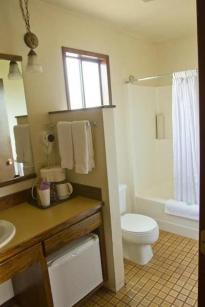 Islands Inn - image 2