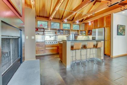 Fidalgo Island Waterfront Stunner - image 10