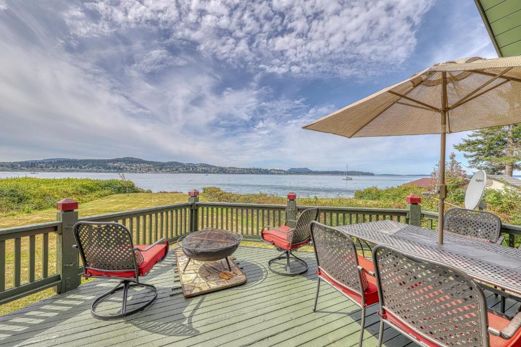 Rustic Guemes Beach Cabin - main image