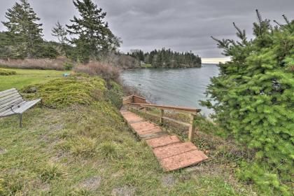Bayfront Home - Take Ferry to the San Juan Islands - image 14