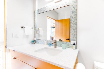 Kingfisher Cove Hideaway - image 10