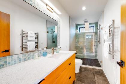 Kingfisher Cove Hideaway - image 13