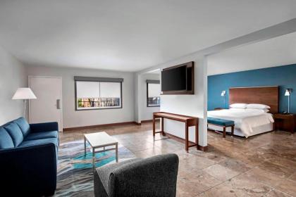 Four Points by Sheraton Anaheim - image 23