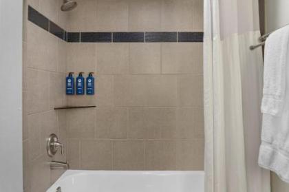 Peacock Suites - image 15