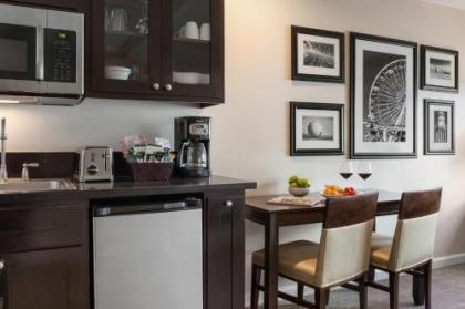 Peacock Suites - image 17