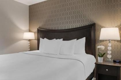 Peacock Suites - image 24