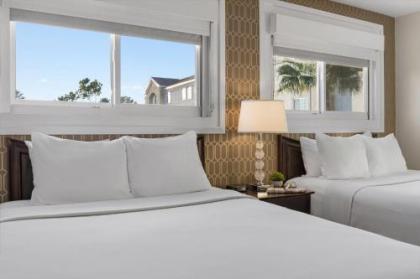 Peacock Suites - image 25