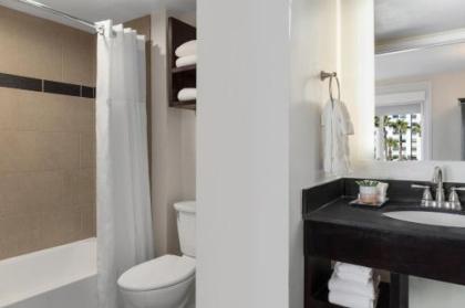 Peacock Suites - image 27