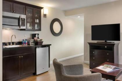 Peacock Suites - image 28