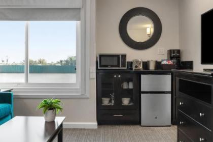 Peacock Suites - image 29